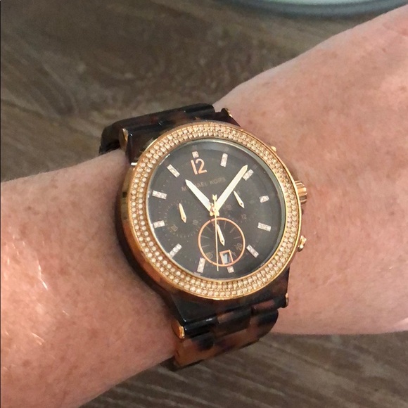 Michael kora tortoise watch - Picture 2 of 3